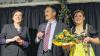 Neuer Jahrgang: Weindozentin Birgit Sauer (links) führte mit Hugo Roth, dem Vorsitzenden des Kleinochsenfurter Winzervereins, und Weinprinzessin Marina Eyering durch die Jungweinprobe.
