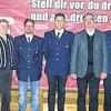 Viele Jahre der Lengfurter Wehr treu: Kreisbrandmeister Thomas Baumann (von links), Vorsitzender Bernd Wiedemann, Manfred Krause, Jochen Hummel, Kevin Tetz, Hermann Bader, Kommandant Ralph Scheller, Triefensteins Bürgermeister Norbert Endres und Kreisbrandinspektor Bertram Werrlein.