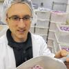 Süße Drops: Hergestellt werden die Bonbons nach einem alten Rezept. In der Produktion steckt viel Handarbeit.