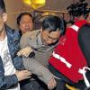 Entsetzen und Trauer: Angehörige der Passagiere von Flug MH370 erfahren in einem Hotel in Peking, dass es keine Zweifel mehr am Absturz des verschollenen Flugzeugs gibt.