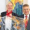 25 Jahre bei Sparkasse: Vorstandsvorsitzender Roland Friedrich mit Anita Bockisch.Blankenburg
