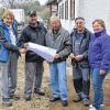 (mr)   Das Karl-Straub-Haus in Geroda bei Bad Brückenau ist die Wanderhütte des Rhönklub-Zweigvereines Würzburg, und beliebtes Ausflugsziel und Ausgangspunkt für Wanderungen. Nicht nur die schöne Aussicht, auch die regionale Küche kann man dort genießen. Um dem Besucherandrang gerecht zu werden, baut der Verein jetzt einen zusätzlichen Gästeraum. Über den Ersten Spatenstich freuen sich (von links) Vorsitzender Heinrich Jüstel, Dieter Schrenk von der Firma Schrenk aus Oberbach, Architekt Rolf Markert, Hüttenwart Adolf Buck (Hüttenwart) und 2. Vorsitzender Elfriede Höglmeier.  Das Karl-Straub-Haus ist ganzjährig täglich ab 10 Uhr geöffnet (Mittwoch Ruhetag) und verfügt über 39 Betten in 13 Zwei- und Mehrbettzimmer sowie sechs Etagenduschen. Am Ostersamstag, 19. April,  findet ein großes „Osternest-Suchen“ am Straub-Haus statt, zu dem der Rhönklub viele Kinder begrüßen möchte. Jedes erhält ein kleines Osternest. Anmeldung bei Ruth Furkel,  (0 93 33) 2 12.