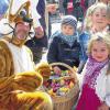 Saisoneröffnung: Osterhase Franz Amthor beschenkt mit süßen Osterüberraschungen die kleinen und großen Gäste.