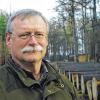 Unter Zeitdruck: Energischer als sonst im April kreischen beim Staatlichen Forstbetrieb Bad Brückenau die Motorsägen, Chef Wolfram Zeller erklärt, warum.