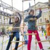 Tanzen, spielen, klettern: Das Internationale Kinderfest begeisterte die vielen Besucher.Fotos: Norbert SCHWARZOTT
