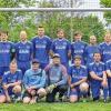 Meister der Fußball-A-Klasse Schweinfurt 6 ist die DJK Marktsteinach. Hinten von links: Dieter Herter, Trainer Claudius Mira, Felix Räder, Thomas Stahl, Michael Wolker, David Diller, Steven Braun, Florian Müller, Andreas Wolker, Enrico Kremtz, Robert Birkel, Tobias Barthelmes, Günther Döll, Marcel Barthelmes, Sabine Bartheles, Bernd Götzendörfer; vorne: Stefan Königer, Sebastian Müller, Alexander Hepperle, Tobias Mehrl, Daniel Stenzinger, Matthias Barthelmes, Marcel Graser, Daniel Barthelmes, Andreas Ehrich, Frank Gundermann, Tyler Rapp und Udo Keil. Es fehlt: Marco Hantel.