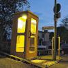Das letzte gelbe Telefonhäuschen in Höchberg steht noch in der Münchner Straße/Ecke Seeweg.
