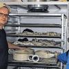 Freuen sich über den Schlauchtrockenschrank: Der Steinmarker Kommandant Sebastian Englert (links) und sein Stellvertreter Ralph Diehm.