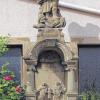 Dies ist der älteste der vier Egenhäuser Altäre. Unter der Skulptur des heiligen Michael wird die heilige Familie im Gehen dargestellt.