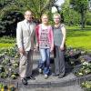 Zeit zum Genießen: Eine Woche Gesundheitsurlaub in Bad Neuhaus gewann Elisabeth Heyne (Mitte) aus Worms bei der Aktion „Kurantrag abgelehnt? Nicht mit uns.“ Darüber freuen sich Hermann Baer vom Kurhaus und Kurdirektorin Anja Hildmann.