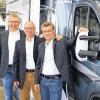 Strahlende Gesichter: Die Knaus-Tabbert-Geschäftsführung, mit Gerd Adamietzki (vorne), Wolfgang Speck und Werner Vaterl, freut sich über die Bilanz 2013. Knaus Tabbert GmbH