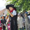 Die neue Krippengruppe in Uettingen ist eröffnet: Besonders viel Applaus erhielten die Kinder für eine kleine Aufführung unter dem Titel „In unserem Kindergarten können wir jetzt starten mit Kindern unter drei...“, die den Verlauf des Umbaus wiedergab.