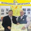 Stippvisite: Anlässlich des Sudetendeutschen Tages in Augsburg nutzte Volkmar Halbleib, vertriebenenpolitische Sprecher der Landtags-SPD, die Gelegenheit, den Stand der Bezirksgruppe Unterfranken zu besuchen, der vom Ochsenfurter Horst Hartel betreut wurde.
