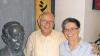 Eine Würzburger Institution: Das Ehepaar Wolfgang und Waltraud Klein-Langner vor der Siebold-Büste im Museum auf dem Bürgerbräu-Gelände, das dem Japanforscher gewidmet ist. Am Donnerstag wird Wolfgang Klein-Langner 75.