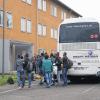Wenig Gepäck, kaum ein Lächeln: 28 junge Männer zogen am Mittwochmittag in die Asylbewerberunterkunft auf dem Laurentiusberg in Tauberbischofsheim.