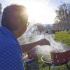 Auf erlaubtem Platz? Beim wilden Grillen kann die Bratwurst 25 Euro teuer werden.ARCHIVFoto: DPA
