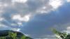 Von Sommer keine Spur: Im August 2014 sorgten Wolkenberge eher für herbstliche als für sommerliche Stimmung. Und aus dem Wolken kam auch viel Regen. Am Ende war es doppelt so viel wie im Durchschnitt und der August war als Sommermonat ein Flop. Das Foto hat Hilmar Hopfengart am Fuß des Schwanbergs aufgenommen. FOTO: Hilmar Hopfengart