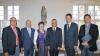 Zentrale Eröffnungsfeier für den Landkreis Schweinfurt: Die Eröffnung zum Tag des offenen Denkmals fand am Samstagabend im Schloss Oberschwarzach statt. Im Bild (von links) Willi Groha aus dem Vorstandsteam des Fördervereins, Bürgermeister Manfred Schötz, Irmgard Engert (Vorsitzende der Handthaler Volkssänger), Pfarrer Stefan Mai, Landrat Florian Töpper und Architekt Georg Böswald von Brunn.