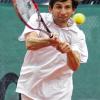 Mit Präzision: Alexander Lazov (Dorstener TC) bewies beim Gewinn des Tennisturniers um den BVUK.-Cup mentale Stärke.