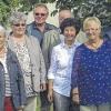 (iwi)   Unter dem Motto „Ich bin in Aubstadt verliebt genau wie du“ trafen sich die Jahrgänge 1940 bis 1942 kürzlich in Aubstadt. Christa Hey hatte das Treffen organisiert und fast alle kamen. Den weitesten Weg hatte ein ehemaliger Schüler aus Ingolstadt. Ein Grund des Treffens war die Tatsache, dass von den damals 59 Schülerinnen und Schülern bereits 15 verstorben sind. Bei einem Dorfrundgang konnten alle sehen, dass sich Aubstadt durch zwei Siedlungsgebiete in der Einwohnerzahl vergrößert und modernisiert hat. Zur damaligen Zeit gab es zwar weniger Einwohner, aber dafür eine Ober- und Unterschule, in der in der Pause die Mädchen und Buben getrennt waren.