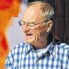 In Greußenheim erfreute Pfarrer und Buchautor Roland Breitenbach noch die Besucher, kurz danach verunglückte er schwer.