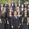 (ger)   Am Sonntag, 4. Januar, gastiert das Vokalensemble Cantabile Regensburg unter der Leitung von Matthias Beckert um 18 Uhr in der Stadtpfarrkirche Haßfurt. Dabei präsentieren die Sänger ein Konzert mit doppelchörigen Meisterwerken. Es erklingt ein breites Spektrum besinnlicher und festlicher Chormusik unter anderem von Felix Mendelssohn-Bartholdy, Eric Withacre, Carl Thiel und Michael Praetorius. Daneben stellt das Regensburger Vokalensemble Werke des Oberpfälzer Komponisten Hans Kössler (1853-1926) vor, der mit seinem spätromantischen Kompositionsstil an die Klangsprache seines Zeitgenossen Johannes Brahms erinnert. In alter „cantabilianischer“ Tradition präsentiert der Chor eine Neuentdeckung: Der 1965 geborene Komponist Alwin Schronen verbuchte in den vergangenen Jahren mehrfach Erfolge bei Kompositionswettbewerben. Von ihm erklingt das 2014 erschienene und von Cantabile Regensburg uraufgeführte Werk „Power of nature“. Benjamin Britten gilt als einer der bedeutendsten Komponist des 20. Jahrhunderts. Zu hören sind Ausschnitte aus dessen achtstimmigem Werk „A boy was born“ für A-cappella-Chor. Das Werk stellt einen Variationszyklus aus Vertonungen verschiedener weihnachtlicher Textsammlungen dar. Der junge Kammerchor singt epochen- und stilgerecht A-cappella-Literatur von der Renaissance bis zur Moderne und überzeugt durch seinen homogenen Chorklang. Zahlreiche Auszeichnungen bei Wettbewerben im In- und Ausland sowie mehrere CD-Veröffentlichungen belegen das hohe Niveau des Ensembles. Cantabile Regensburg steht seit 2002 unter der Leitung von Professor Matthias Beckert, der aus Westheim stammt. Karten für das Konzert sind unter Telefon  (09521) 1714 im Vorverkauf erhältlich.