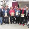 (si)   Vollbesetzt war die Mehrzweckhalle bei der Weihnachtsfeier des TSV Heidenfeld. Höhepunkt war die Mitgliederehrung. Für außerordentliche Verdienste wurden der ehemalige Korbballabteilungsleiter Robert Heim und Betreuer Erwin Weigler ausgezeichnet. Für 25 Jahre Mitgliedschaft wurden geehrt: Martin Djalek, Marco Rebhan, Christine Graf, Markus Schwarzer, Thomas Greß, Yvonne Weiglein, Martin Kostka, Christin Kaufmann, Michelle Oeser, Bruno Hahn. 40 Jahre dabei sind Achim Reichert, Walter Reichert, Bernd Alm, Bernd Faulhaber, Roland Geis, Kurt Geyer, Peter Willsch, Dagmar Wächter, Matthias Weth. 50 Jahre TSV-Mitglied sind Linus Gessner, Hermann Hetterich, Alfred Jarausch, 60 Jahre dabei ist Leo Schäfner. Neue Ehrenmitglieder sind Ilse Wagner und Michael Schütze.
