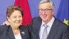 Wollen gemeinsam einiges bewegen: EU-Kommissionspräsident Jean-Claude Juncker Arm in Arm mit der lettischen Ministerpräsidentin Laimdota Straujuma.