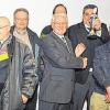 Bild von der Siegerehrung: (von links) Die zweitplatzierten Viktor Gasthofer, Josef Steinmacher, Philipp Schmitt und Michael Pfleger (alle SFA Bad Mergentheim), das Siegerteam mit Matthias Königer, Schirmherr Stadtrat Willi Dürrnagel übergibt den Dreikönigs-Pokal an Christian Schatz, Karlheinz Scheidt sowie Peter Ostermeyer (alle TSV Rottendorf) sowie Turnierleiter Wolfgang Saftenberger (SV 1865 Würzburg).