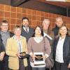 Geehrt: Für ihre Verdienste um die Marktgemeinde wurden Hans Bruder, Gabi Hügel, Altbürgermeister Karl Hügelschäffer, Katherina Zeidler, Helmut Popp (von links) und Ulrich Rüthel (vorne rechts) ausgezeichnet. Bürgermeister Stefan Hemmerich (vorne links), zweite Bürgermeisterin Karin Brodwolf (zweite von rechts) und Pater Leo (hinten rechts) freuen sich mit ihnen.