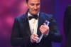 Der Modedesigner Guido Maria Kretschmer freut sich am 02.10.2014 bei der 16. Verleihung des Deutschen Fernsehpreises in Köln (Nordrhein-Westfalen) über seine Auszeichnung in der Kategorie Bestes Dokutainment für "Shopping Queen".