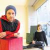 FreiRaumPioniere wollen Kunst in leer stehende Läden bringen: Teammitglied Lisa Hrubesch und Künstler Simon Grimme im ehemaligen Leder Hauck.