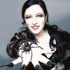 Gibt das Spidergirl: Erika Stucky gastiert mit versponnenem Programm beim Hafensommer.STUCKY