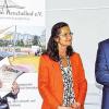 Besondere Verdienste um den Stadtteil: Gisela Selbach (links) wurde vom Bürgerverein Heuchelhof und dessen Vorsitzenden Christiane Kerner (Mitte) mit dem Bürgerpreis ausgezeichnet. Die Laudatio hielt Pfarrer Max von Egidy (rechts).