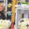 Zufrieden vor und hinter dem Verkaufstresen: Beim Aubstädter Frühlingsmarkt kamen Besucher und Betreiber auf ihre Kosten.