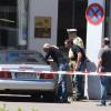In diesem Wagen fuhr der Todesschütze herum: Ermittler untersuchten am Freitag das silberne Cabrio. In diesem Wagen fuhr der Todesschütze herum: Ermittler untersuchten am Freitag das silberne Cabrio.