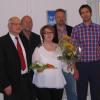 Glänzender Abschluss: Nicole Arnold hat die Ausbildung zur Verwaltungsfachangestellten an der VG Hofheim an der Berufsschule mit einem Notendurchschnitt von 1,25 abgeschlossen und dafür einen Staatspreis erhalten. Im Bild mit ihr (von links) VG-Vorsitzender Wolfgang Borst, Werner Mock, Oliver Hesse und Geschäftsführer Andreas Dellert.