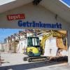 Nur noch die Grundmauern: Der Getränkemarkt ist bereits fast komplett abgerissen. Der Boden soll hier aufgeschüttet werden und dem Niveau des Hauptmarkts angepasst werden. Dann wird weiter umgebaut, zwei Monate lang wird der Tegut geschlossen haben.