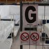 Die Parzellen: Damit die Flüchtlinge ihr Bett in der Gerolzhöfer Dreifachturnhalle wieder finden, wurden die einzelnen Schlafbereiche jeweils mit großen Buchstaben gekennzeichnet. Die Parzellen: Damit die Flüchtlinge ihr Bett in der Gerolzhöfer Dreifachturnhalle wieder finden, wurden die einzelnen Schlafbereiche jeweils mit großen Buchstaben gekennzeichnet.