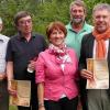 Ehrung der Gründungsmitglieder: Sie halten seit der Gründung im Jahre 1990 der Freien Wählergemeinschaft Sommerach die Treue (von links): Alfred Fiala, Willi Pfaff, Lorenz Strasser, Winfried Kraus, Paul Streng, Alfred Mäuser und Irmtraud Straßberger. Mit im Bild ist die Vorsitzende der Freien Wähler Sommerach Maria Sauer (Vierte von links).