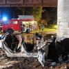Im Auto verbrannt: Ein Autofahrer prallte bei Tauberbischofsheim gegen einen Brückenpfeiler. Er ist der Dritte, der hier seit 2009 sein Leben ließ.