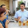 Premiere in Tauberfranken: Probe mit dem ersten Whiskey der Region bei Werner Schmitt in Hofstetten.