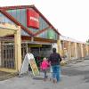 Anbei beim Penny-Markt in Großenbrach: Um insgesamt 300 Quadratmeter wird das Einkaufszentrum vergrößert. Die Baumaßnahme soll Ende November abgeschlossen sein. Einkaufen ist derzeit trotzdem möglich.