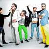 (hr)   Die A-cappella-Gruppe Viva Voce tritt am Sonntag, 8. November, um 18 Uhr in der Scherenberghalle auf. David Lugert, Heiko Benjes, Jörg Schwartzmanns, Bastian Hupfer und Mateusz Phouthavong ersetzen mit ihren Stimmen ein ganzes Orchester; sie sind die „Band ohne Instrumente“. Mit rund 120 Shows pro Jahr und dem genreübergreifenden Repertoire sind die Träger des bayerischen Kulturpreises eine der erfolgreichsten A-cappella-Bands im deutschsprachigen Raum. Karten gibt es im Vorverkauf bei: Main-Echo Lohr, (0 93 52) 50 05 20, Tourist-Info Gemünden,  (0 93 51) 80 01 70, und beim Veranstalter R-S Promotion.  (01 72) 3 41 84 99.