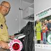 Die Kinder im Auge: Polizeioberkommissar Tobias Kern von der PI Ebern rüstete sich aus und macht sich wie viele seiner Kolleginnen und Kollegen in Bayern am Schulanfang auf den Weg, um für einen sicheren Schulweg der Kinder zu sorgen.