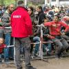Warten auf den Asylantrag: Jeden Tag stehen Hunderte Flüchtlinge vor dem Landesamt für Gesundheit und Soziales in Berlin, um sich registrieren zu lassen.