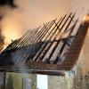 In Gaukönigshofen (Lkr. Würzburg) ist am Mittwoch, gegen 3 Uhr morgens, ein Brand in einem landwirtschaftlichen Anwesen ausgebrochen. Eine Scheune stand völlig in Flammen.