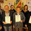 Vereinstreu: Die Gründungsmitglieder Josef Rippstein, Lorenz Roppelt und Winfried Hörr wurden bei der Weihnachtsfeier des SV Mönchstockheim von den Vorsitzenden Evi Kober und Klaus Düring (beide links im Bild) geehrt. Zusätzlich ausgezeichnet wurden Eva Werner und Corinna Horn (hinten von links), die seit 20 Jahren aktiv Korbball spielen.