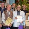 Der Männerchor Steinfeld ehrte bei der Weihnachtsfeier langjährige Mitglieder: (Hinten von links) Chorleiter Edgar Sauer, Erich Zink, Klemens Fleckenstein, Vorsitzender Horst Achterling, (vorne) 2. Vorsitzender Volker Zink, Helmut Holuba, Ferdinand Lang, Ernst Haas.