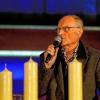 Roland Breitenbach: Über 500 Menschen erlebten den ersten, emotionalen Auftritt ihres Pfarrers nach dem Radunfall.